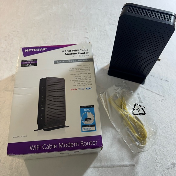 NETGEAR N300 Black Modem Router Combo - Picture 2 of 7